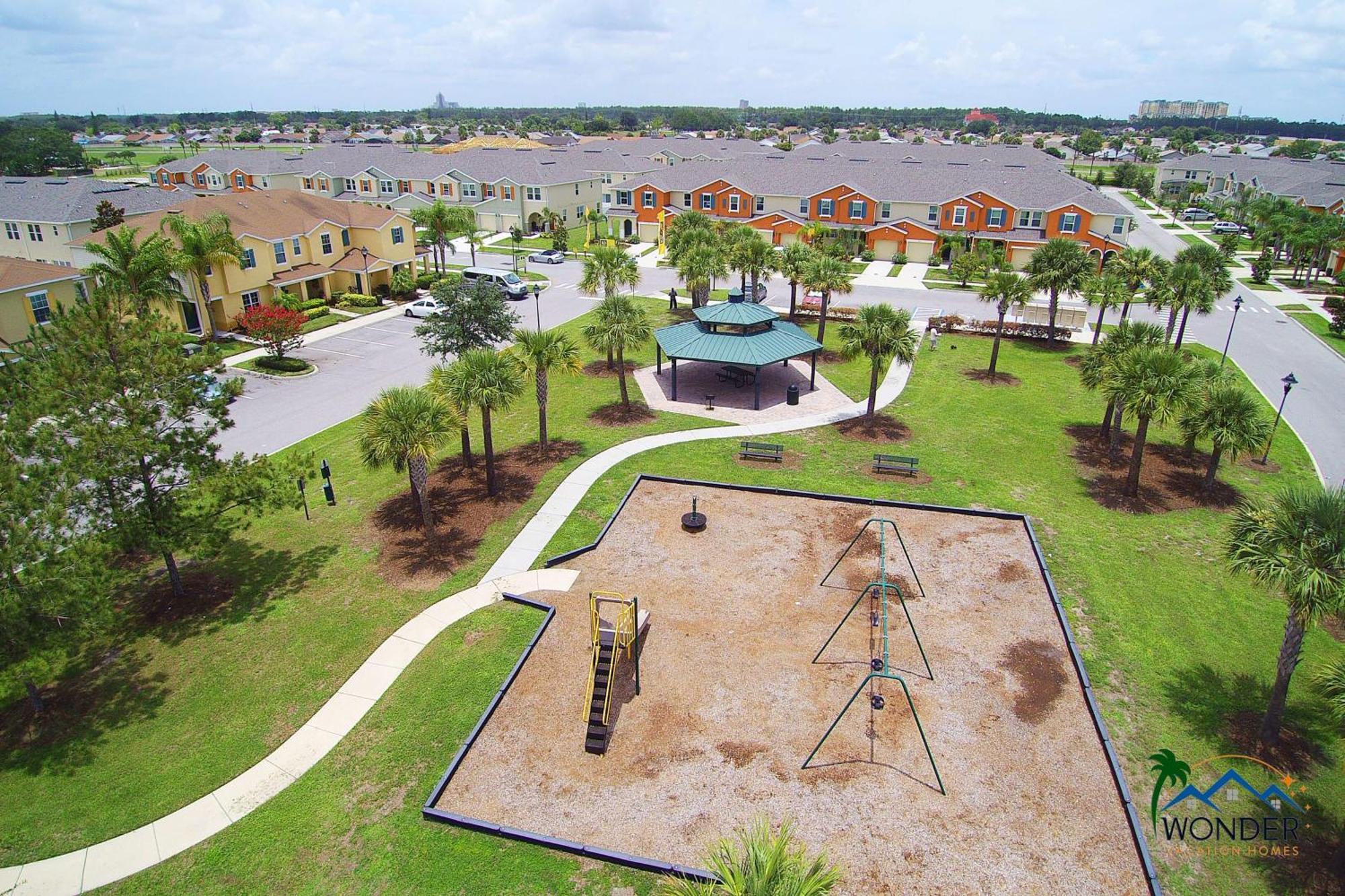 Four Bedrooms Townhome 5122 كيسيمي المظهر الخارجي الصورة