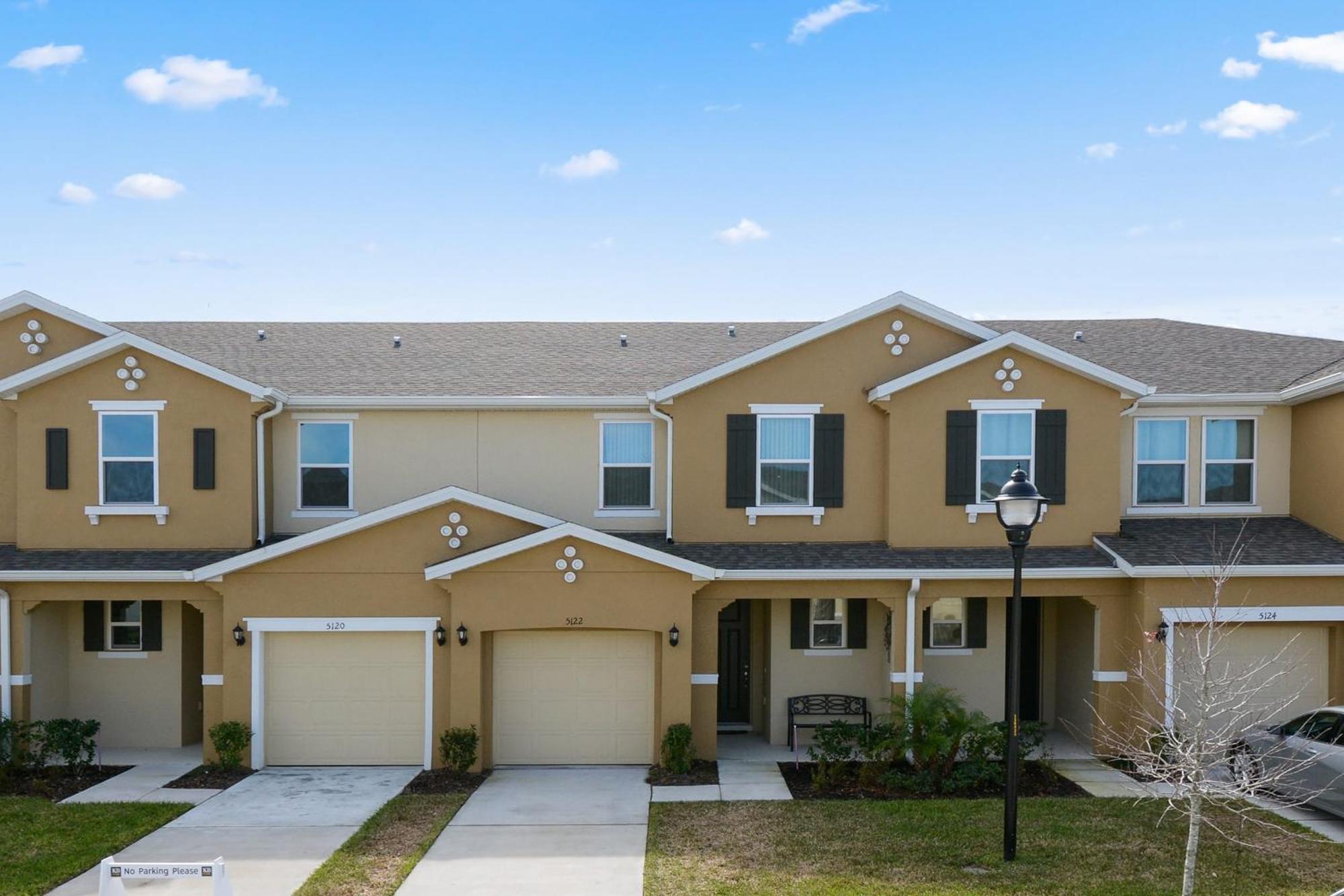 Four Bedrooms Townhome 5122 كيسيمي المظهر الخارجي الصورة