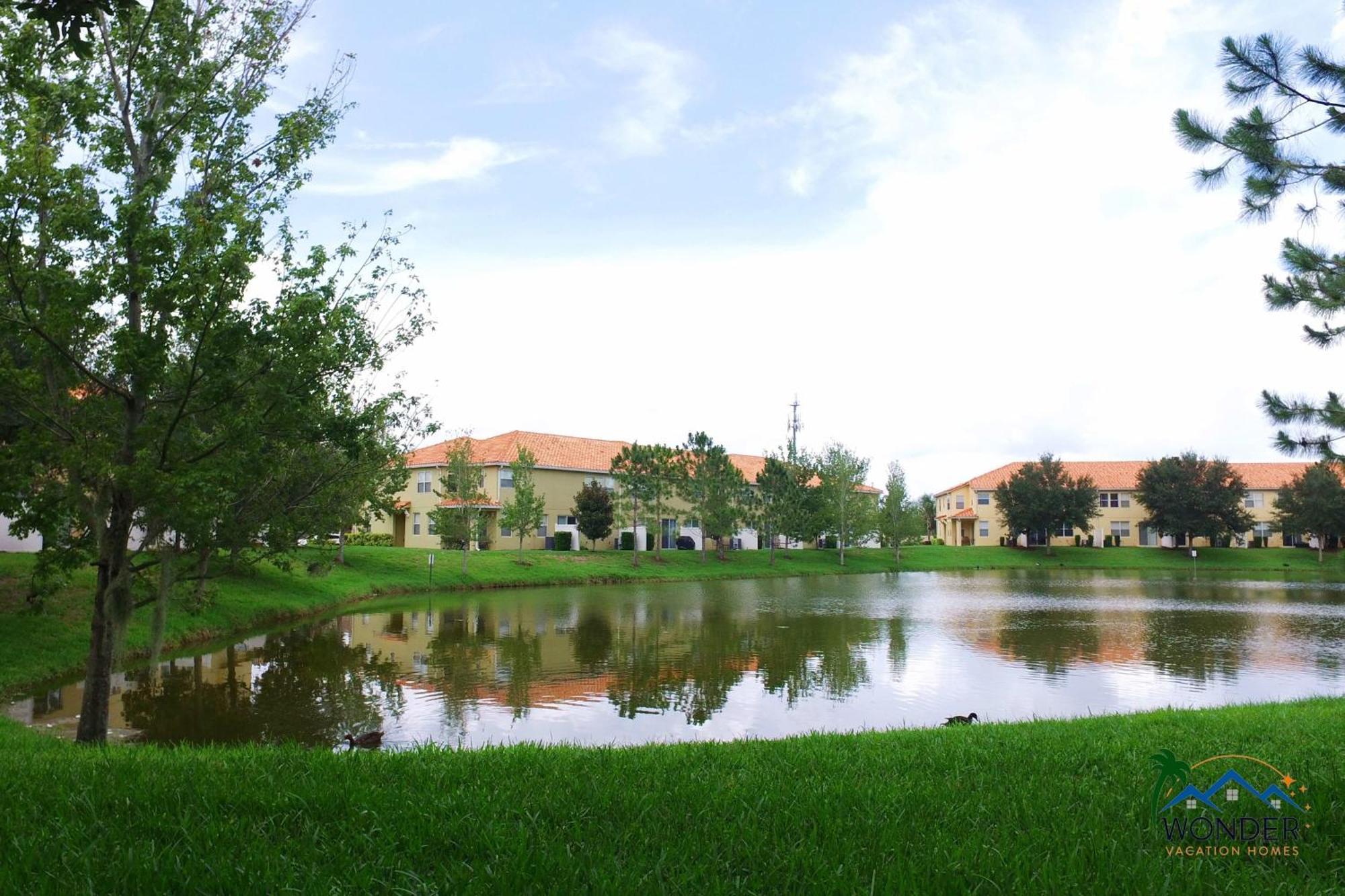 Four Bedrooms Townhome 5122 كيسيمي المظهر الخارجي الصورة