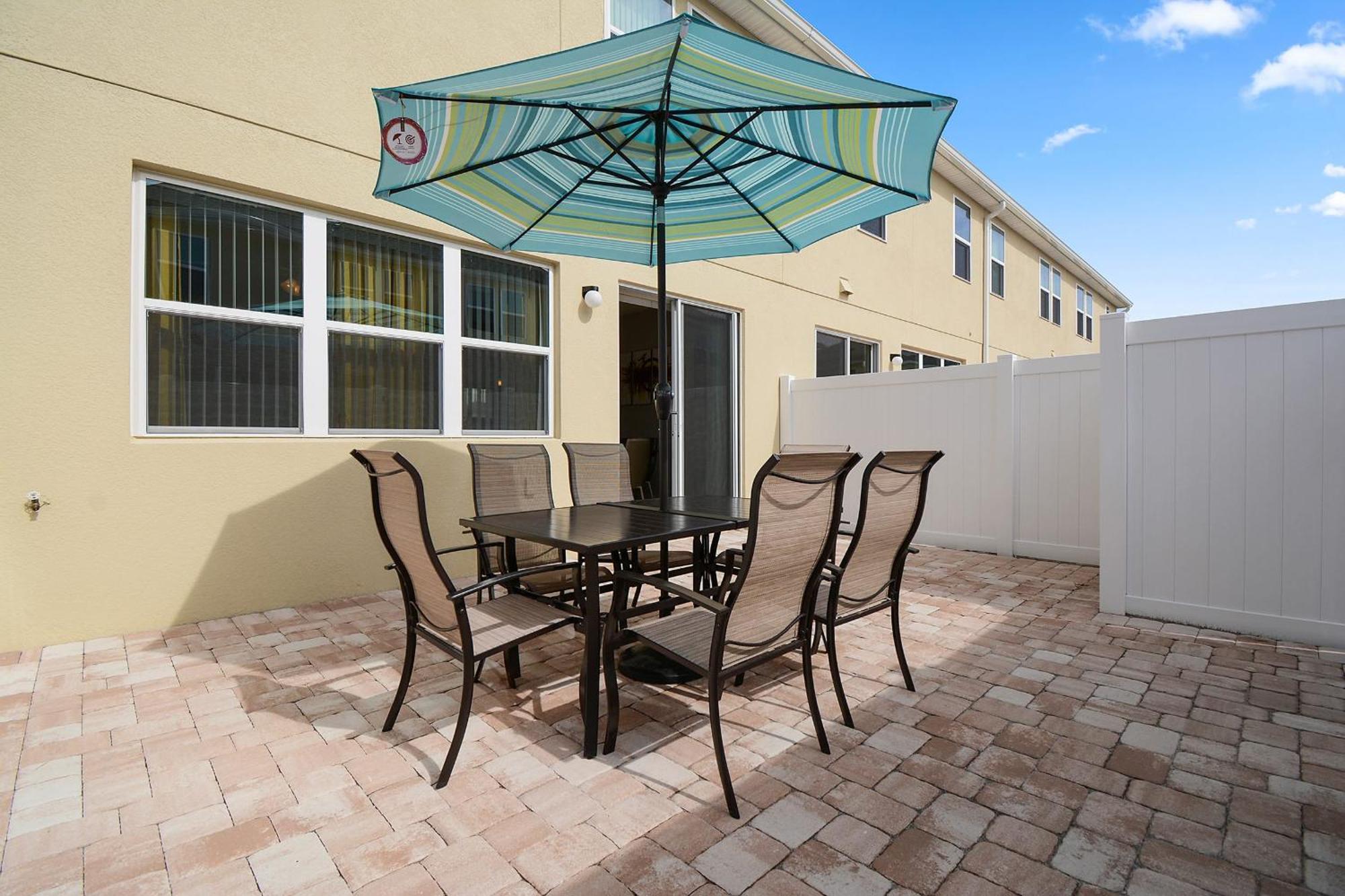 Four Bedrooms Townhome 5122 كيسيمي المظهر الخارجي الصورة