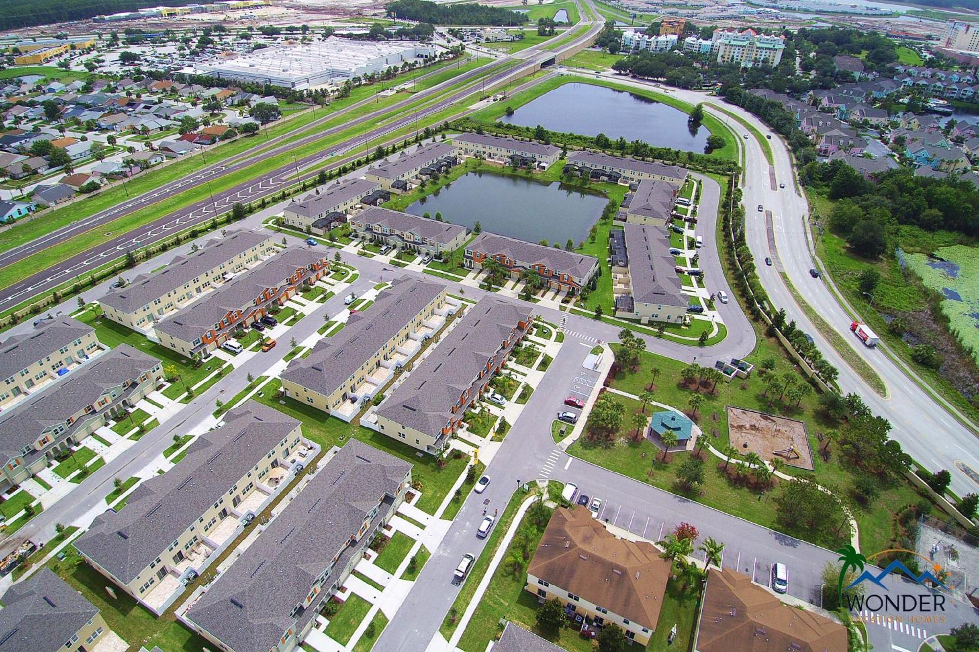 Four Bedrooms Townhome 5122 كيسيمي المظهر الخارجي الصورة